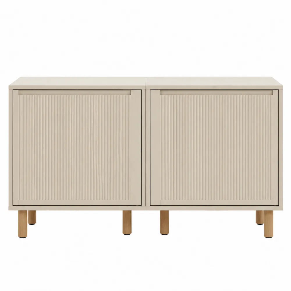 Credenza buffet rettangolare in MDF color crema con 2 ante scanalate e gambe in legno naturale 160 x 40 x 80 cm