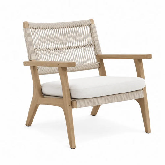 Sedia da esterno con braccioli in legno massello naturale e schienale in corda intrecciata con cuscino beige chiaro 62 x 60 x 85 cm