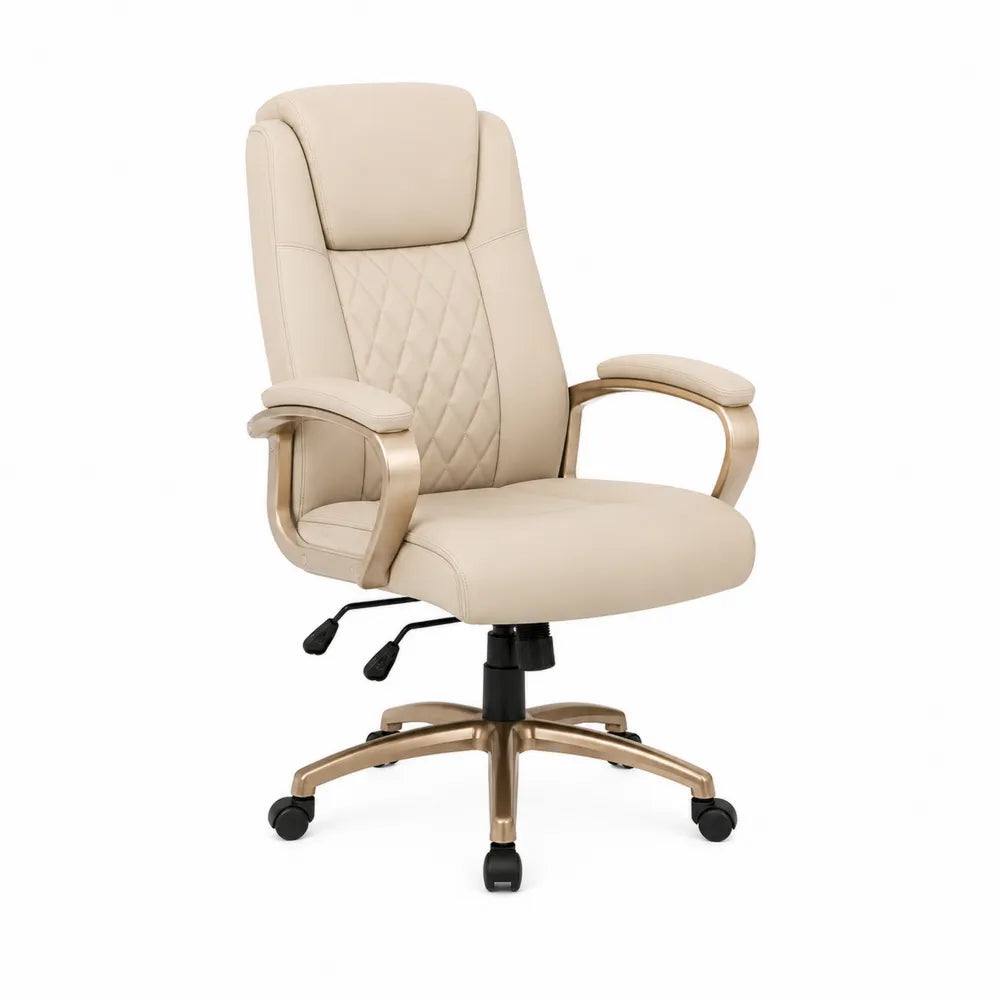 Sedia da ufficio girevole regolabile con ruote rivestimento in pelle PU beige schienale trapuntato base in lega di alluminio dorata 65 x 65 x 108-118 cm